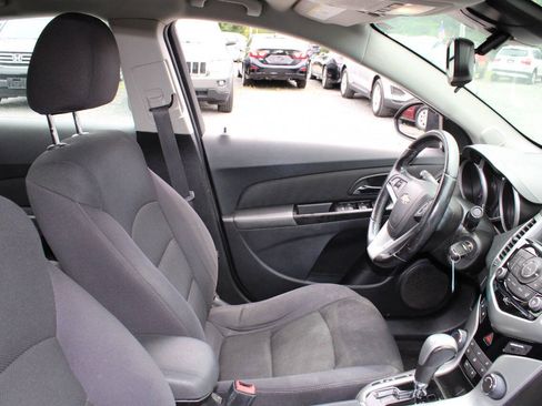 Used 2014 Chevrolet Cruze LT FWD image 11