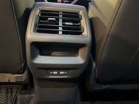 New 2026 Volkswagen Tiguan SE image 9