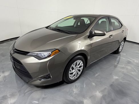 Used 2019 Toyota Corolla LE FWD image 9