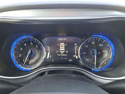 New 2026 Chrysler Pacifica Limited w/ Uconnect Theater Family Group image 21