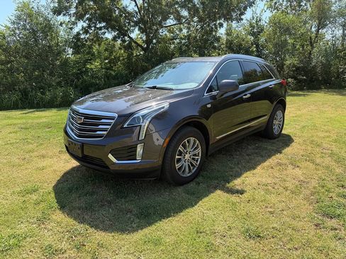 Used 2017 Cadillac XT5 Luxury w/ Driver Awareness Package FWD image 3