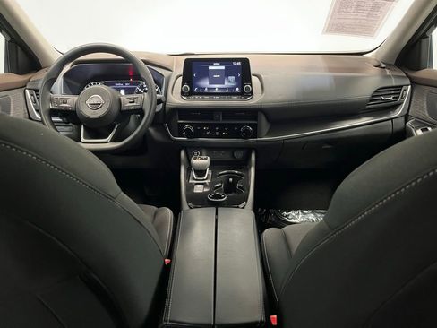 Used 2023 Nissan Rogue S image 17