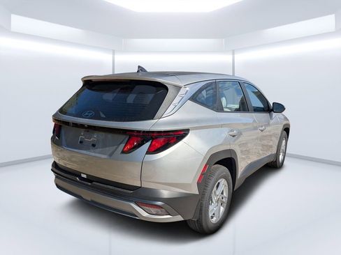 New 2026 Hyundai Tucson SE FWD image 3