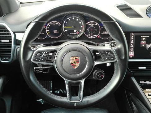 Used 2021 Porsche Cayenne E-Hybrid w/ Premium Package AWD/4WD image 37