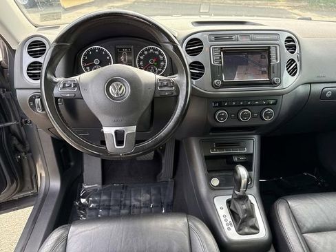 Used 2016 Volkswagen Tiguan SEL FWD image 18