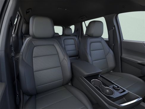 New 2026 Chevrolet Equinox LT w/ Convenience Package II image 24