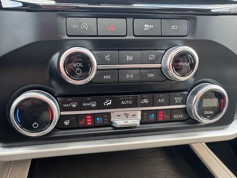 Used 2024 Ford Expedition Max Limited image 25