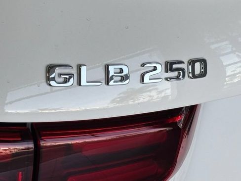 New 2026 Mercedes-Benz GLB 250 4MATIC image 5