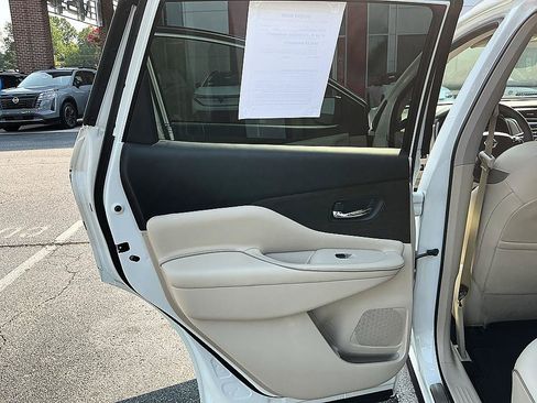 Certified 2019 Nissan Murano Platinum w/ Cargo Package FWD image 24