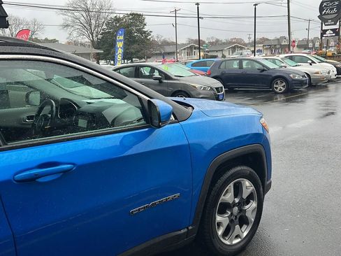 Used 2018 Jeep Compass Limited w/ Navigation Group image 12