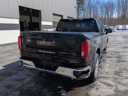 Used 2022 GMC Sierra 1500 SLT w/ SLT Premium Plus Package image 4