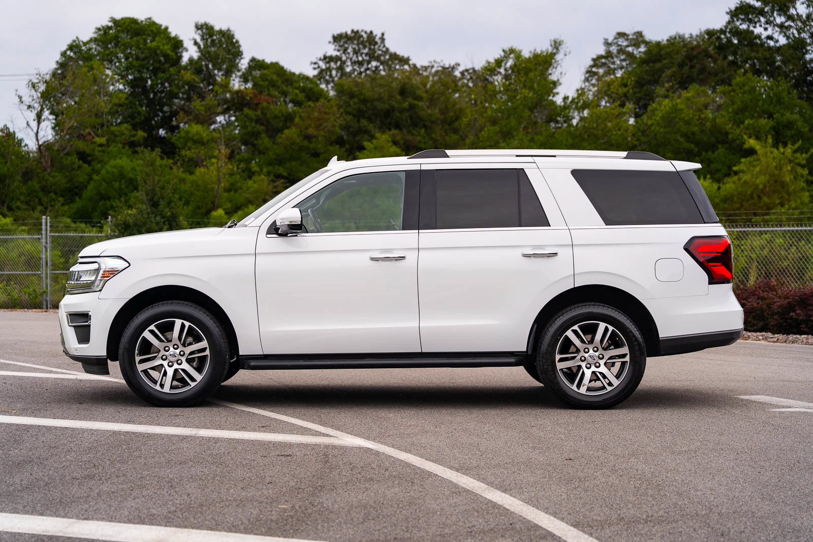 Used 2024 Ford Expedition Limited RWD image 4