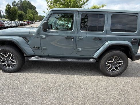 New 2026 Jeep Wrangler Unlimited Sahara AWD/4WD image 11