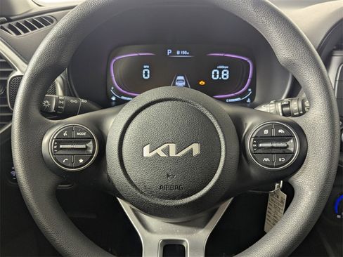 Used 2023 Kia Soul LX image 17
