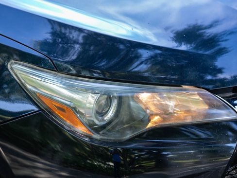 Used 2017 Toyota Camry SE FWD image 10