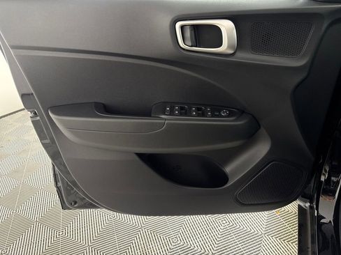 Certified 2023 Hyundai Venue SEL image 12