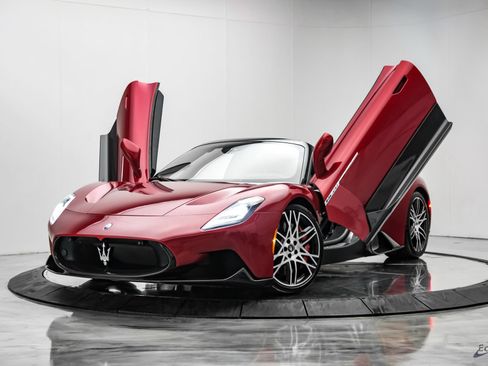 Used 2023 Maserati MC20 Spyder RWD image 6