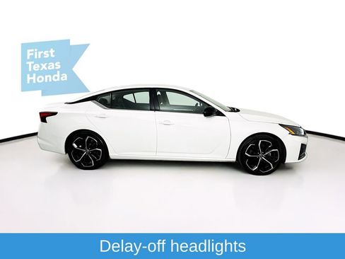 Used 2024 Nissan Altima 2.5 SR image 8