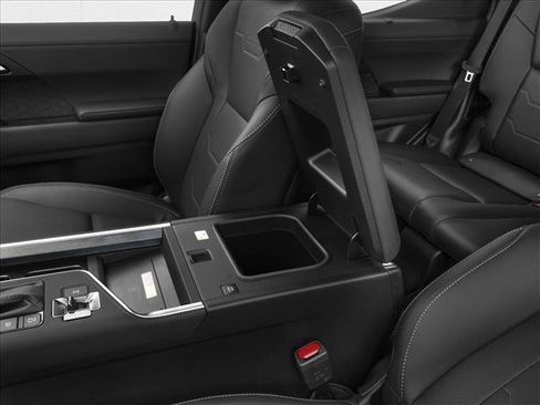 New 2026 Lexus GX 550 w/ Cold Area Package AWD/4WD image 10