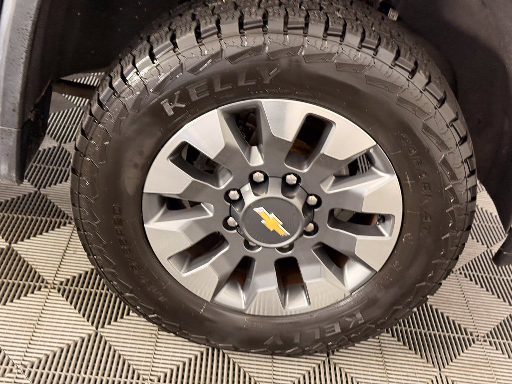 Used 2022 Chevrolet Silverado 2500 Custom w/ Custom Value Package AWD/4WD image 20