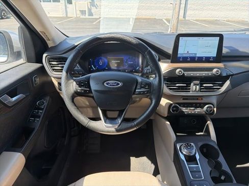 Used 2020 Ford Escape Titanium AWD/4WD image 10