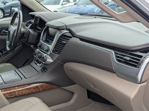 Used 2020 Chevrolet Suburban Premier image 14