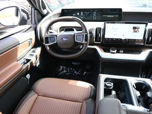 New 2027 Ford Expedition King Ranch RWD image 32