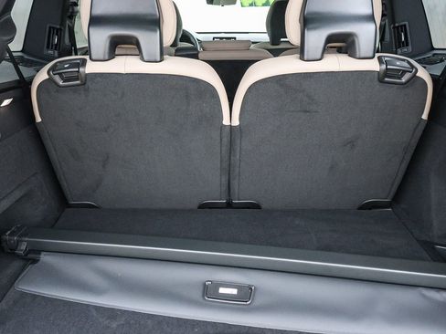 Used 2025 Volvo XC90 B6 Core w/ Climate Package image 39