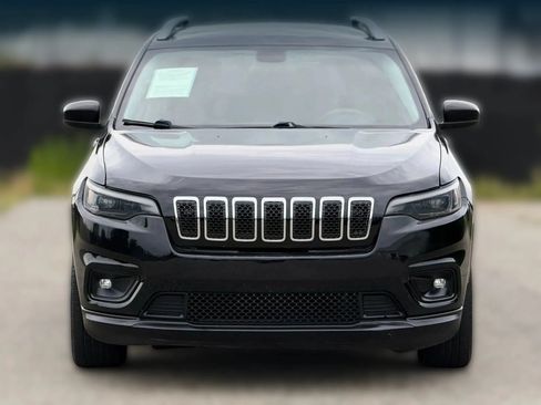 Used 2019 Jeep Cherokee Latitude w/ Popular Appearance Group FWD image 5