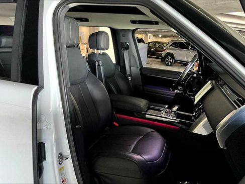 Used 2022 Land Rover Range Rover SE image 15