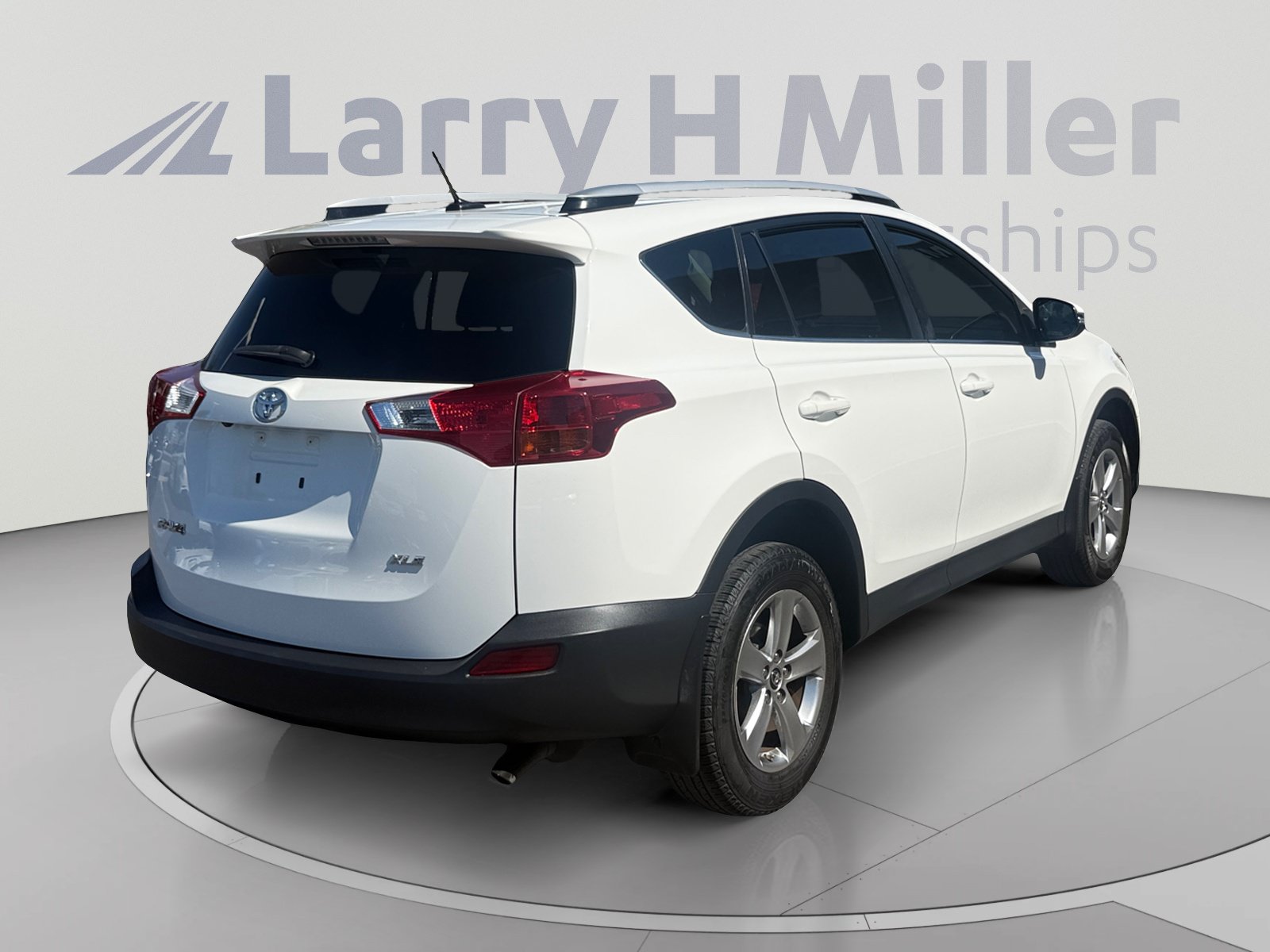 Used 2015 Toyota RAV4 XLE FWD image 5