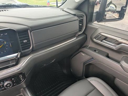 Used 2024 Chevrolet Silverado 3500 LTZ w/ LTZ Convenience Package AWD/4WD image 18