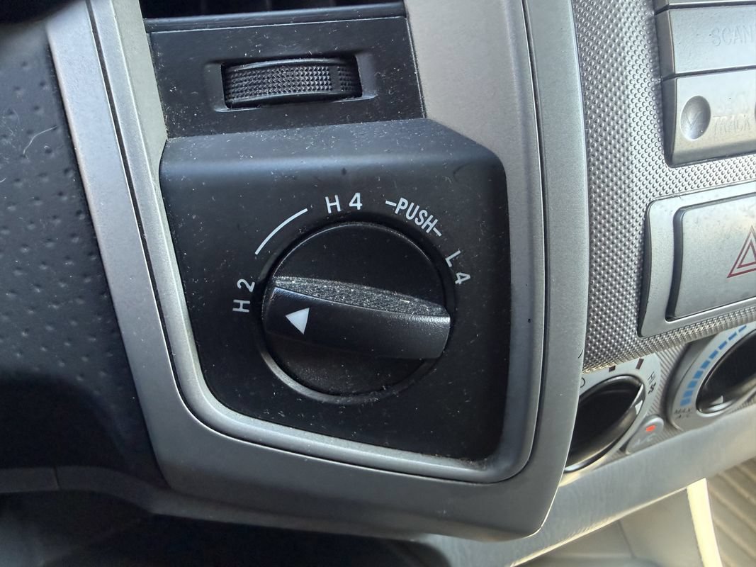 Used 2010 Toyota Tacoma 4x4 Double Cab image 12