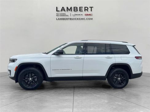 Used 2022 Jeep Grand Cherokee L Laredo w/ Luxury Tech Group I AWD/4WD image 2