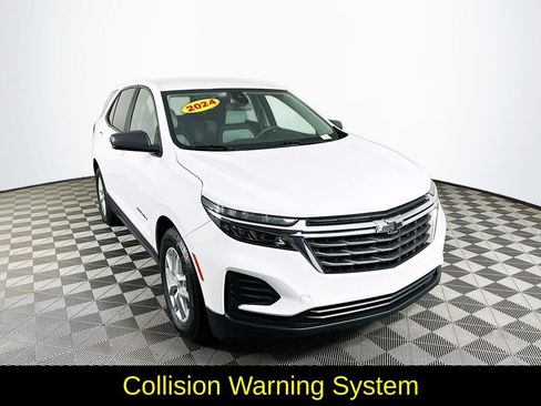 Used 2024 Chevrolet Equinox LS w/ LS Convenience Package FWD image 3