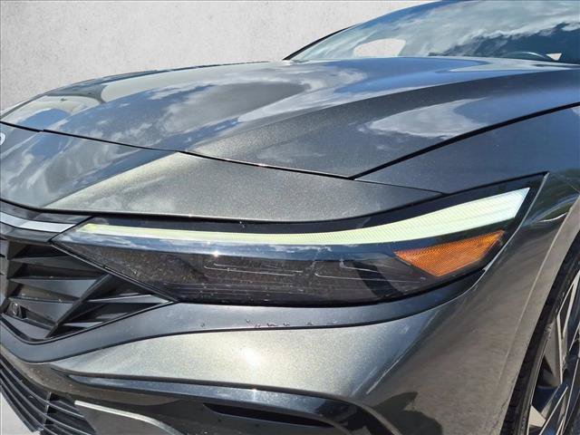 Used 2025 Hyundai Elantra SEL FWD image 26