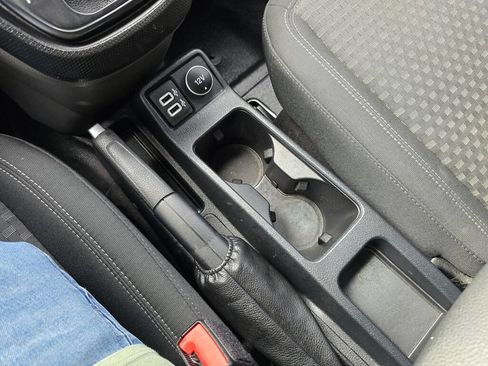 Used 2019 Ford Transit Connect XLT image 19