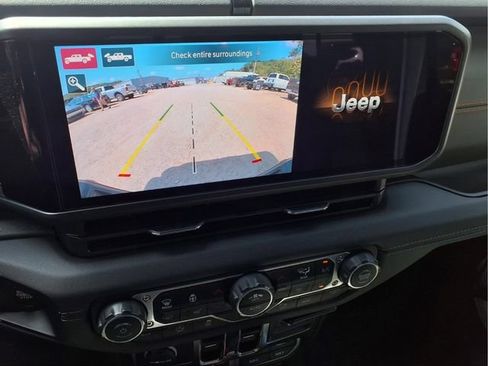 Used 2024 Jeep Gladiator Mojave w/ Technology Group AWD/4WD image 38