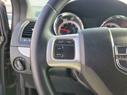 Used 2015 Dodge Grand Caravan SXT w/ Blacktop Package image 22