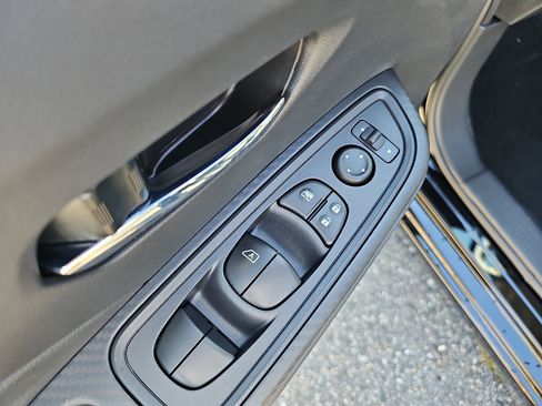 New 2025 Nissan Versa SV w/ Trunk Package image 18