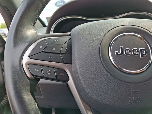 Used 2022 Jeep Grand Cherokee Laredo X AWD/4WD image 22