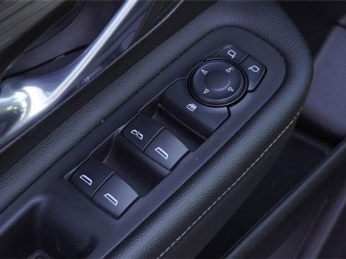 Used 2024 GMC Terrain SLE image 19