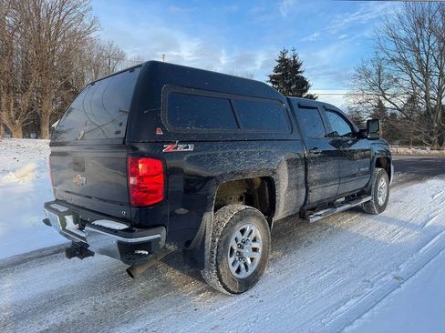 Used 2015 Chevrolet Silverado 2500 LT w/ LT Convenience Package image 3