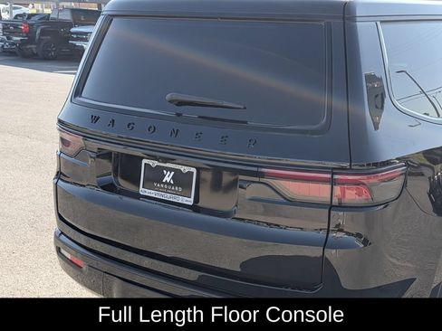 Used 2024 Jeep Wagoneer Series II AWD/4WD image 8