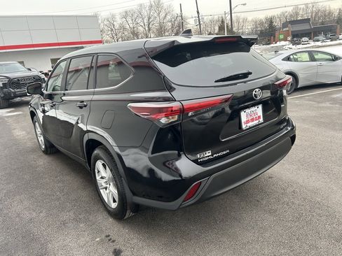 Certified 2025 Toyota Highlander LE image 7