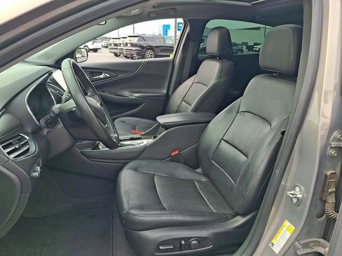 Certified 2018 Chevrolet Malibu Premier w/ Premier Sun and Wheel Package FWD image 14