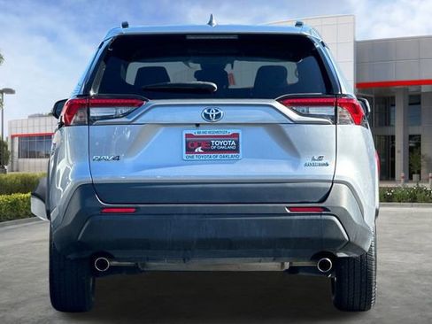 Certified 2022 Toyota RAV4 LE image 6