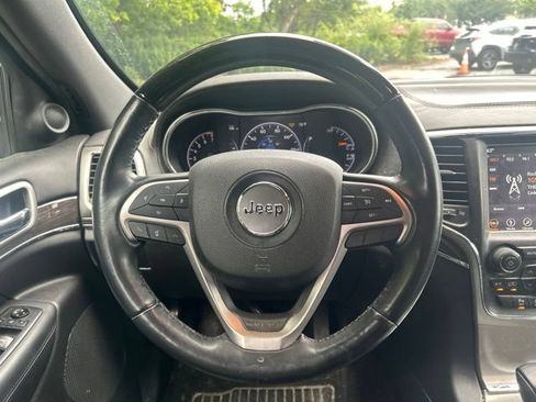 Used 2018 Jeep Grand Cherokee Overland AWD/4WD image 15