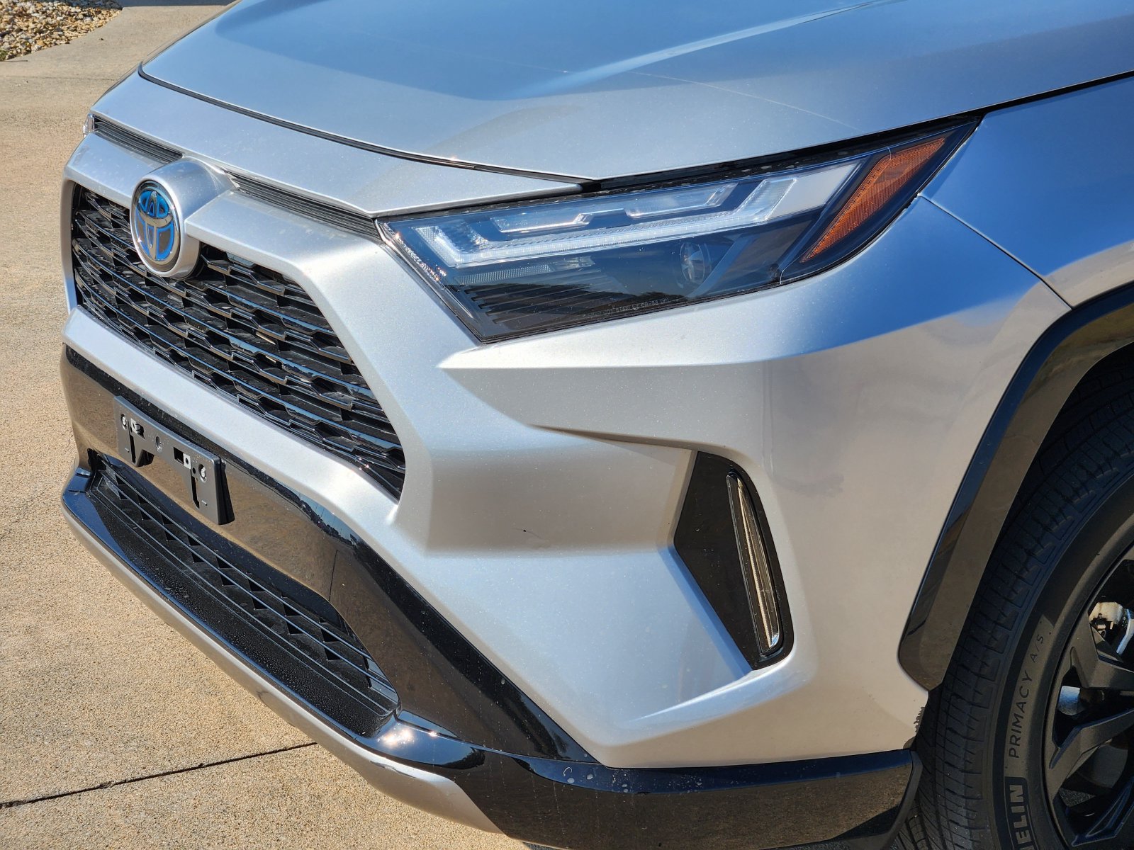 Used 2023 Toyota RAV4 XSE AWD/4WD image 10