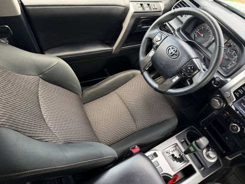 Used 2022 Toyota 4Runner Trail Special Edition AWD/4WD image 33